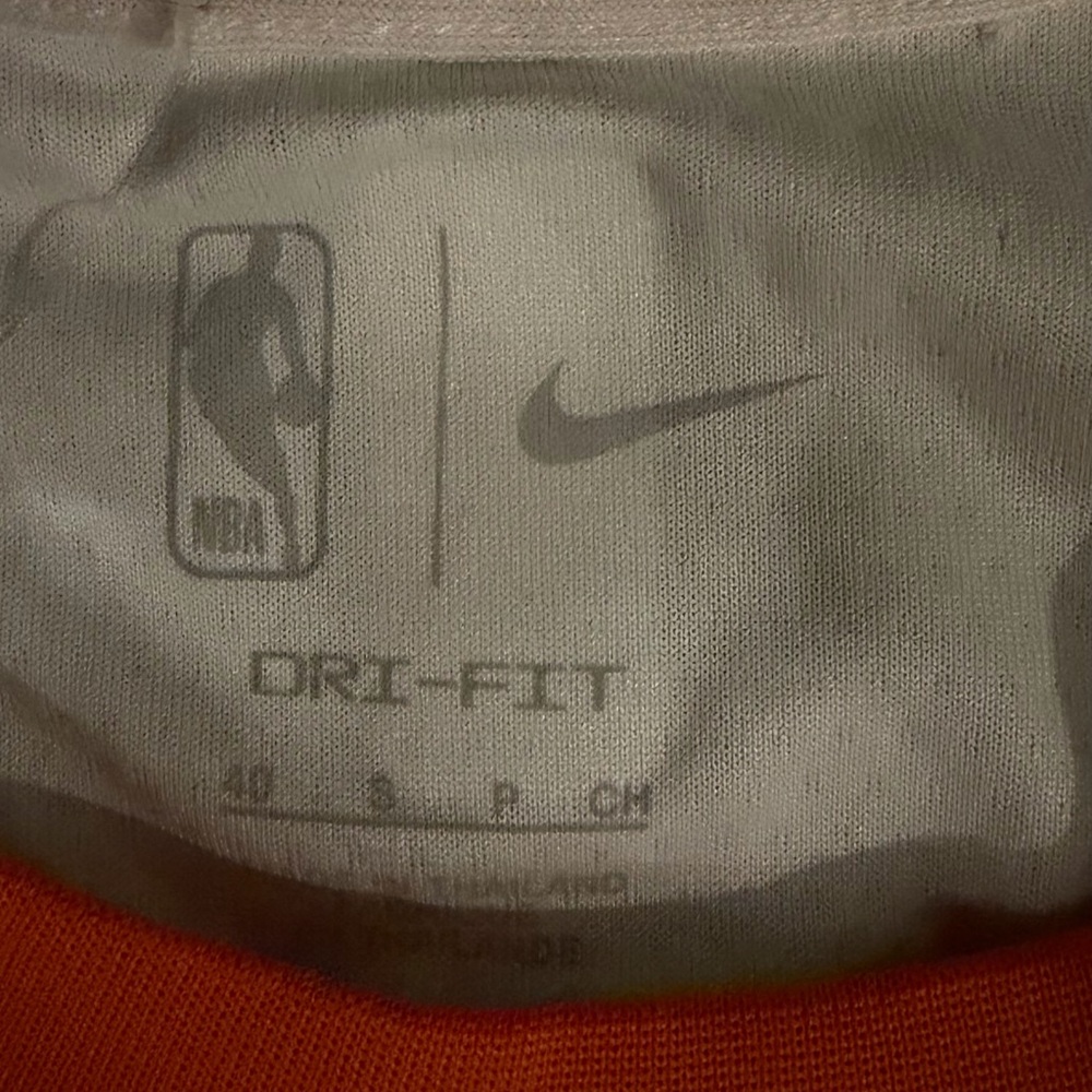 Jalen Brunson New York Knicks Jersey! - Picture 4 of 7